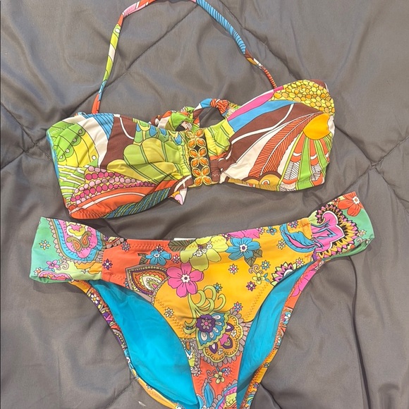 Colorful Strapless Bikini Set - Picture 1 of 3